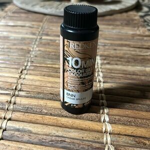 1 Redken 10 Minute Color Gels level 8 Lacquers - Creme Brulee